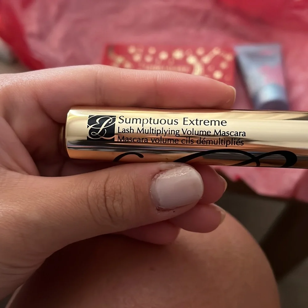 Estee Lauder Makeup Bundle! - Picture 2 of 9